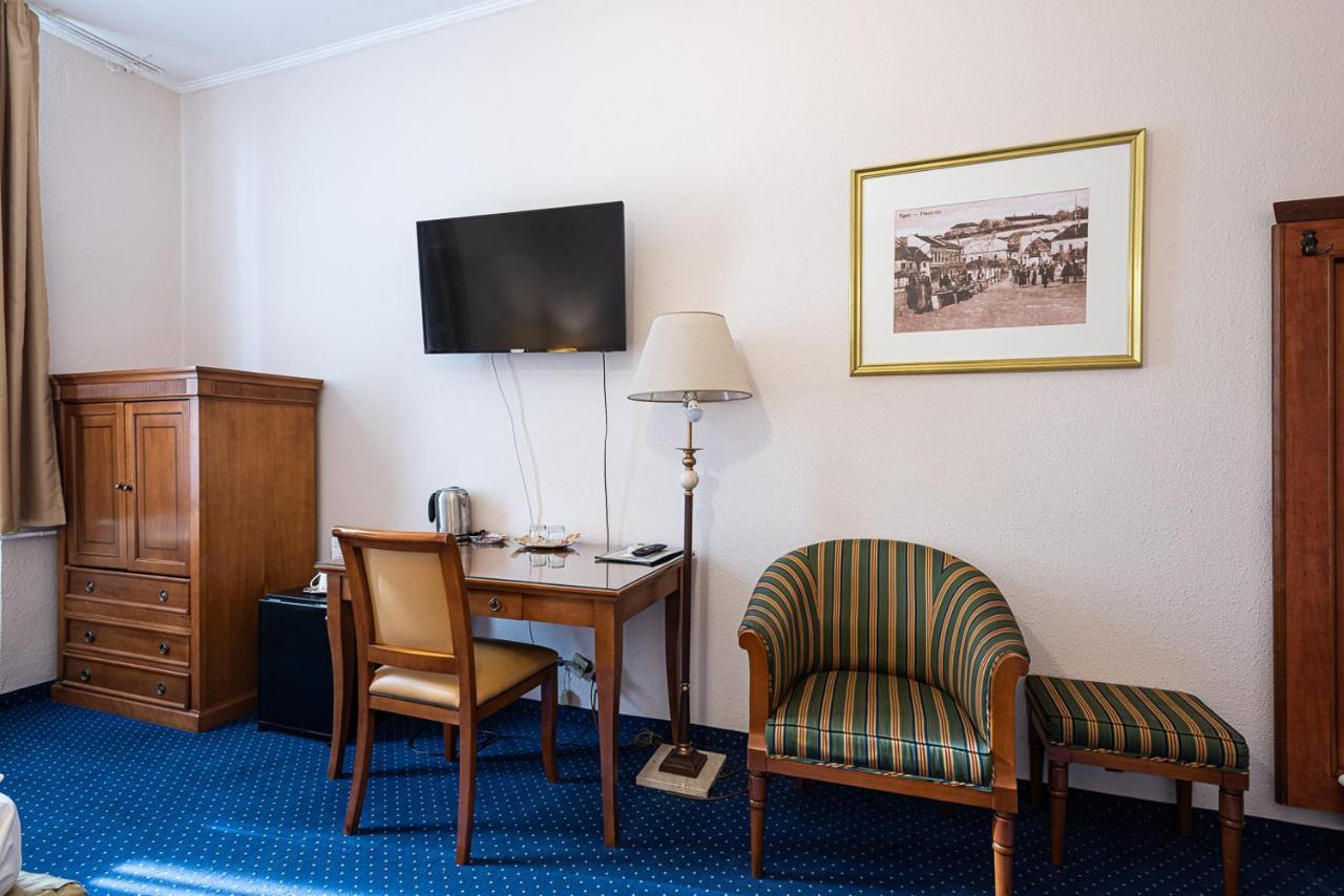 Hotel Romantik เอ็กเกอร์ ภายนอก รูปภาพ