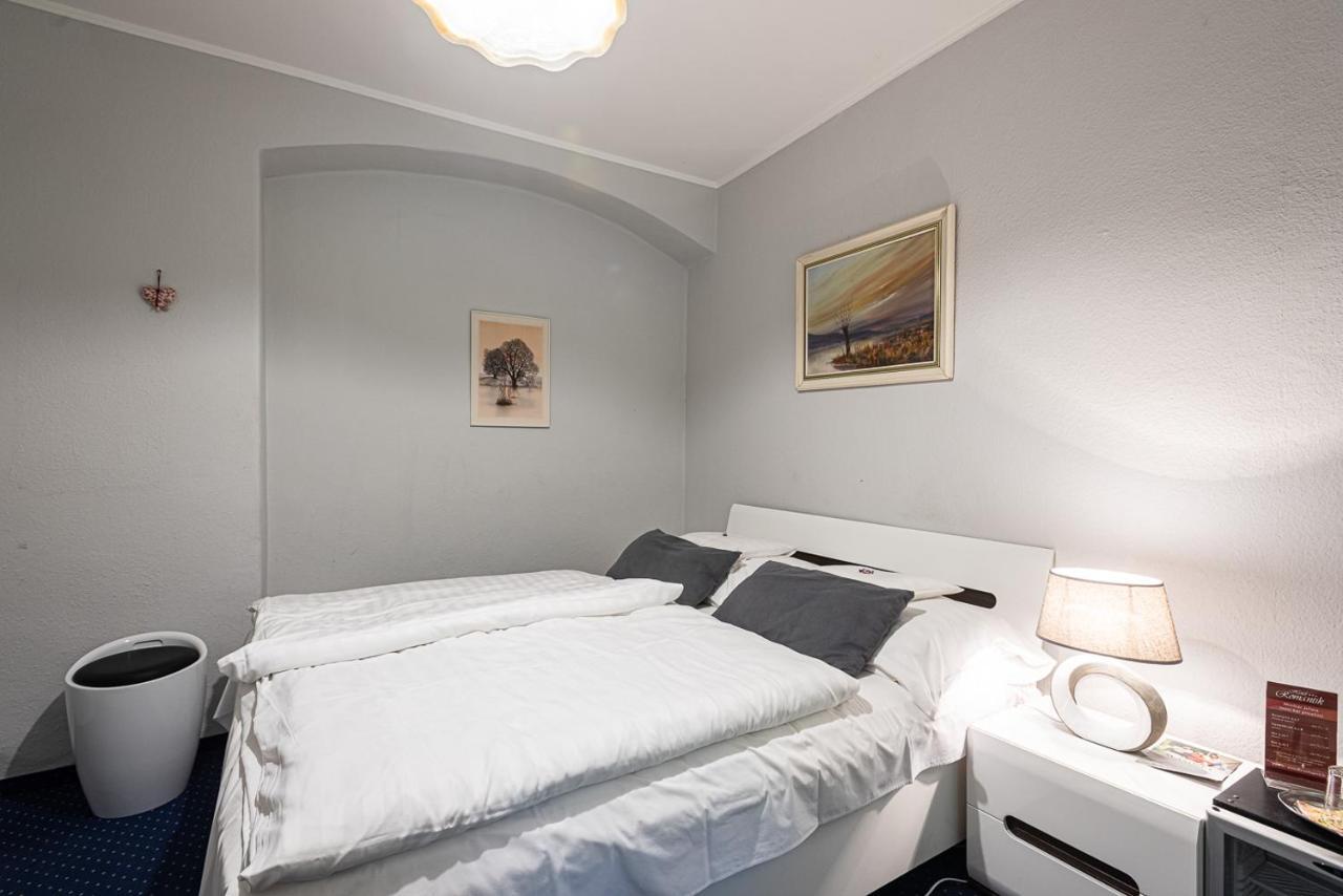 Hotel Romantik เอ็กเกอร์ ภายนอก รูปภาพ