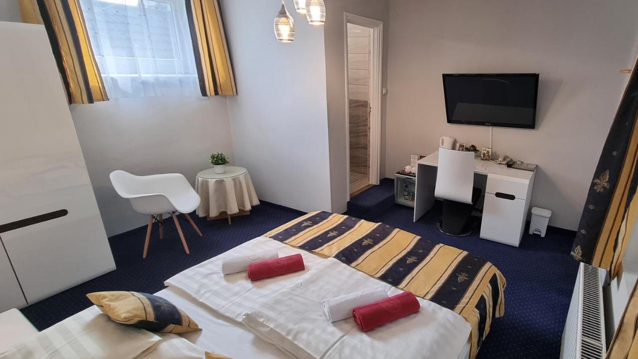 Hotel Romantik เอ็กเกอร์ ภายนอก รูปภาพ