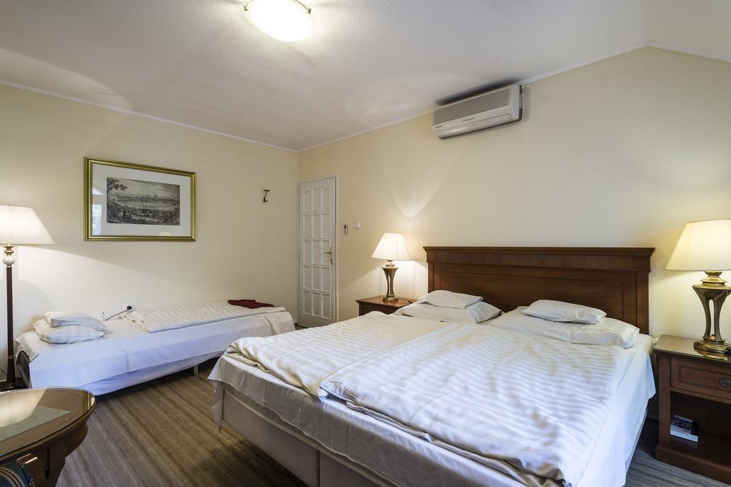 Hotel Romantik เอ็กเกอร์ ภายนอก รูปภาพ