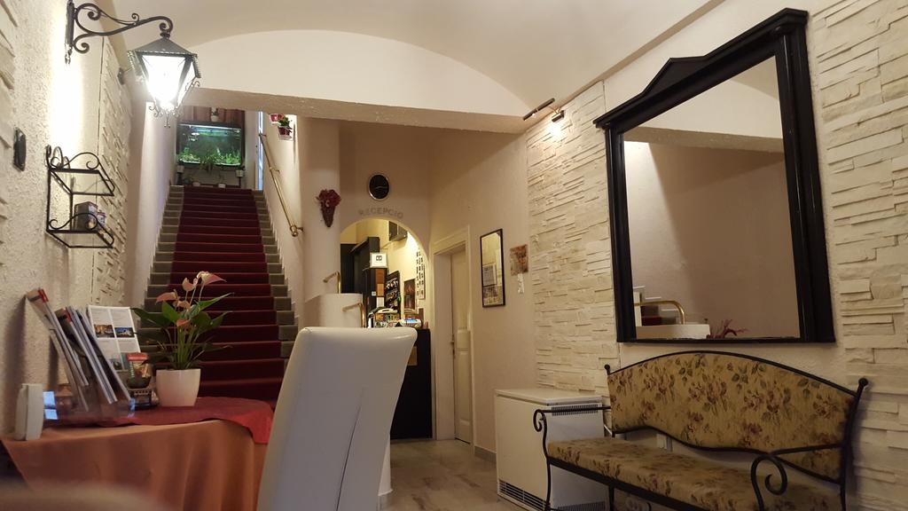 Hotel Romantik เอ็กเกอร์ ภายนอก รูปภาพ