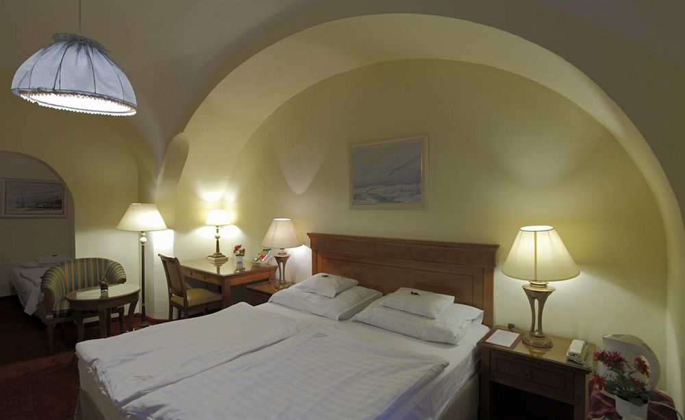 Hotel Romantik เอ็กเกอร์ ภายนอก รูปภาพ