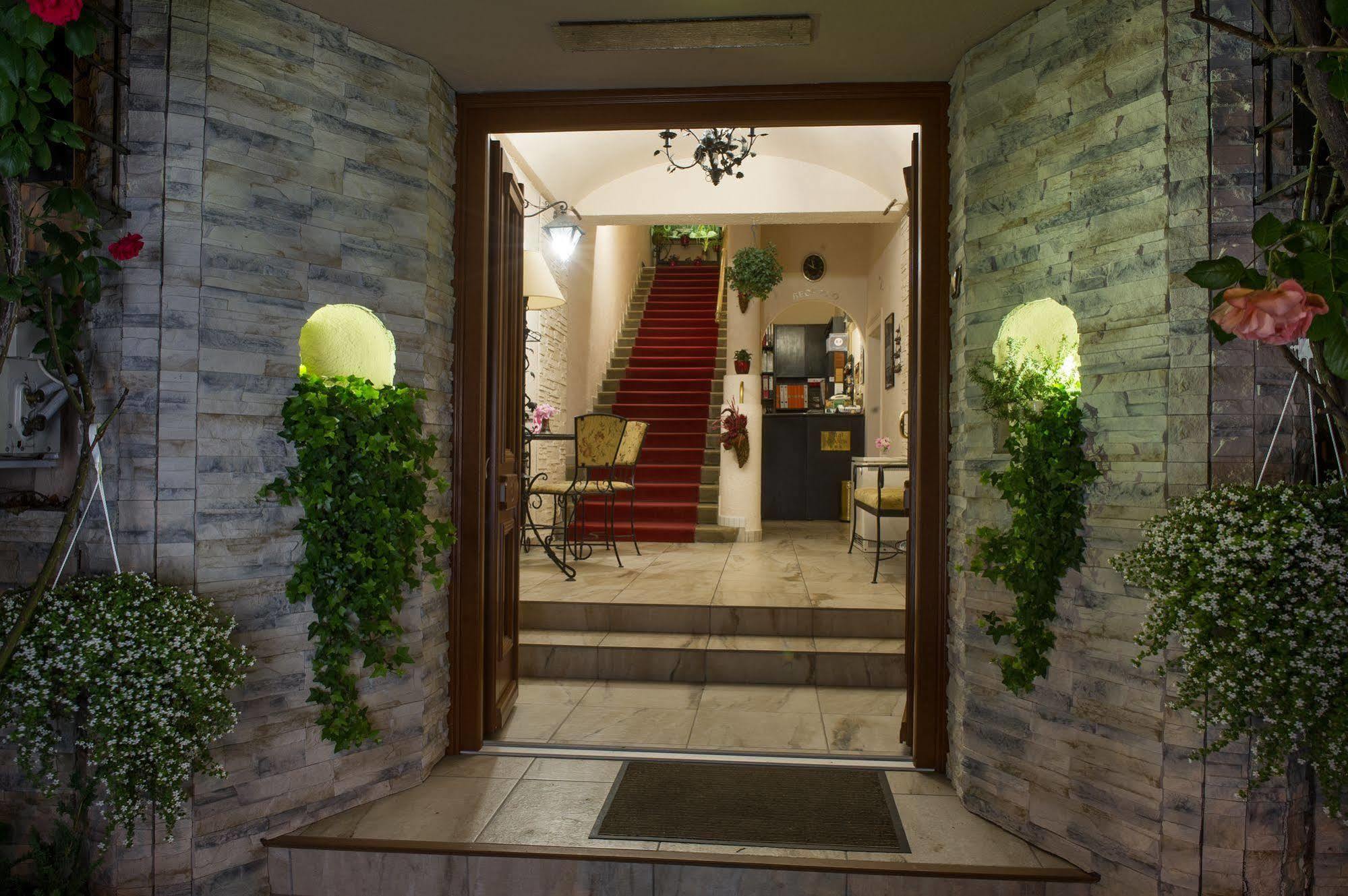 Hotel Romantik เอ็กเกอร์ ภายนอก รูปภาพ